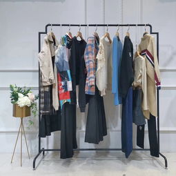 女裝定制與庫存尾貨批發(fā)的商機探索